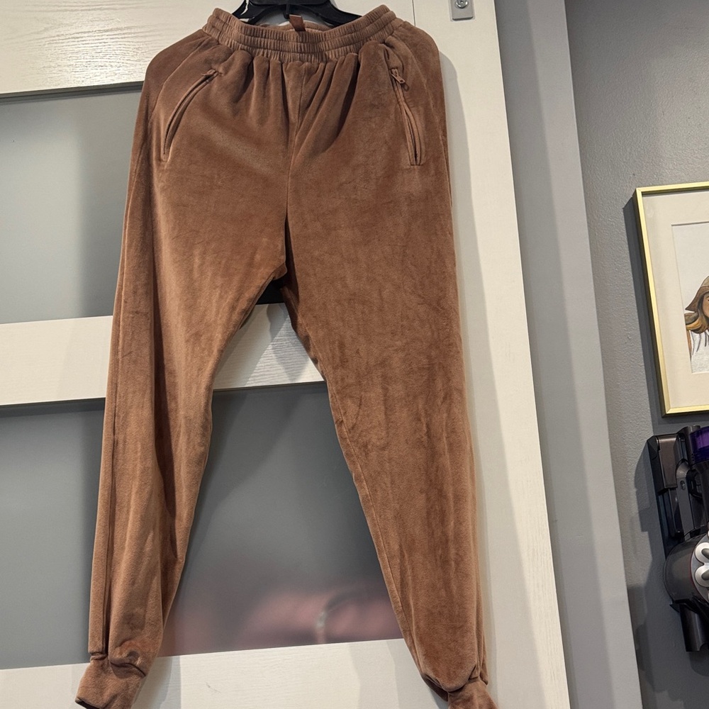 SKIMS velour Brown Jogger Pants - XS